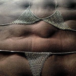 Women’s One-Size fits all Chainmail or Chainlink Bra and Panty Set-New